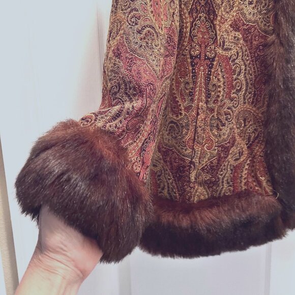 Newport News-Vintage Paisley Print Faux Fur Coat/Jacket-Hook Closure-Pockets-10 - Picture 6 of 16